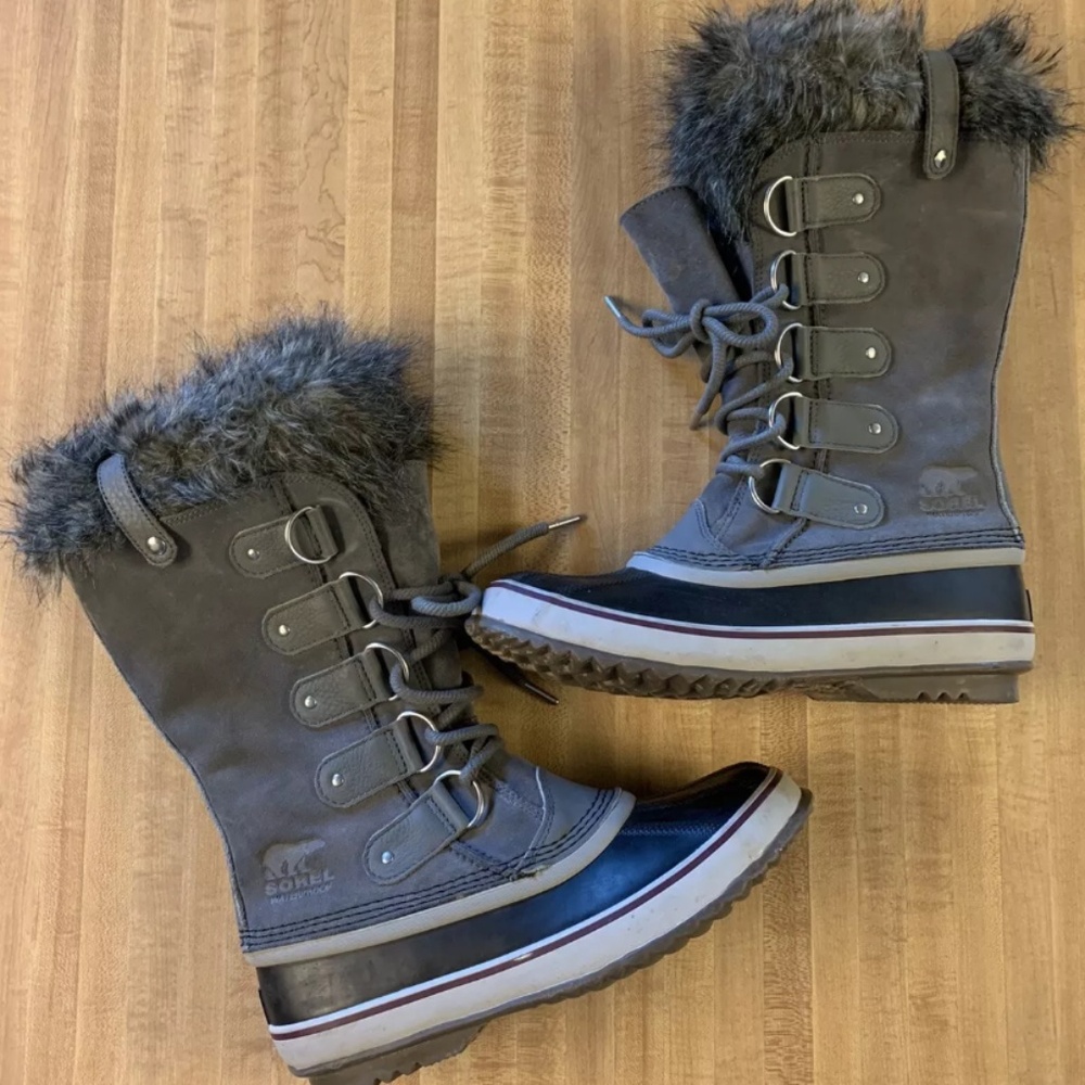 SOREL Joan of Arctic Gray Faux Fur Boots, Women Size 9